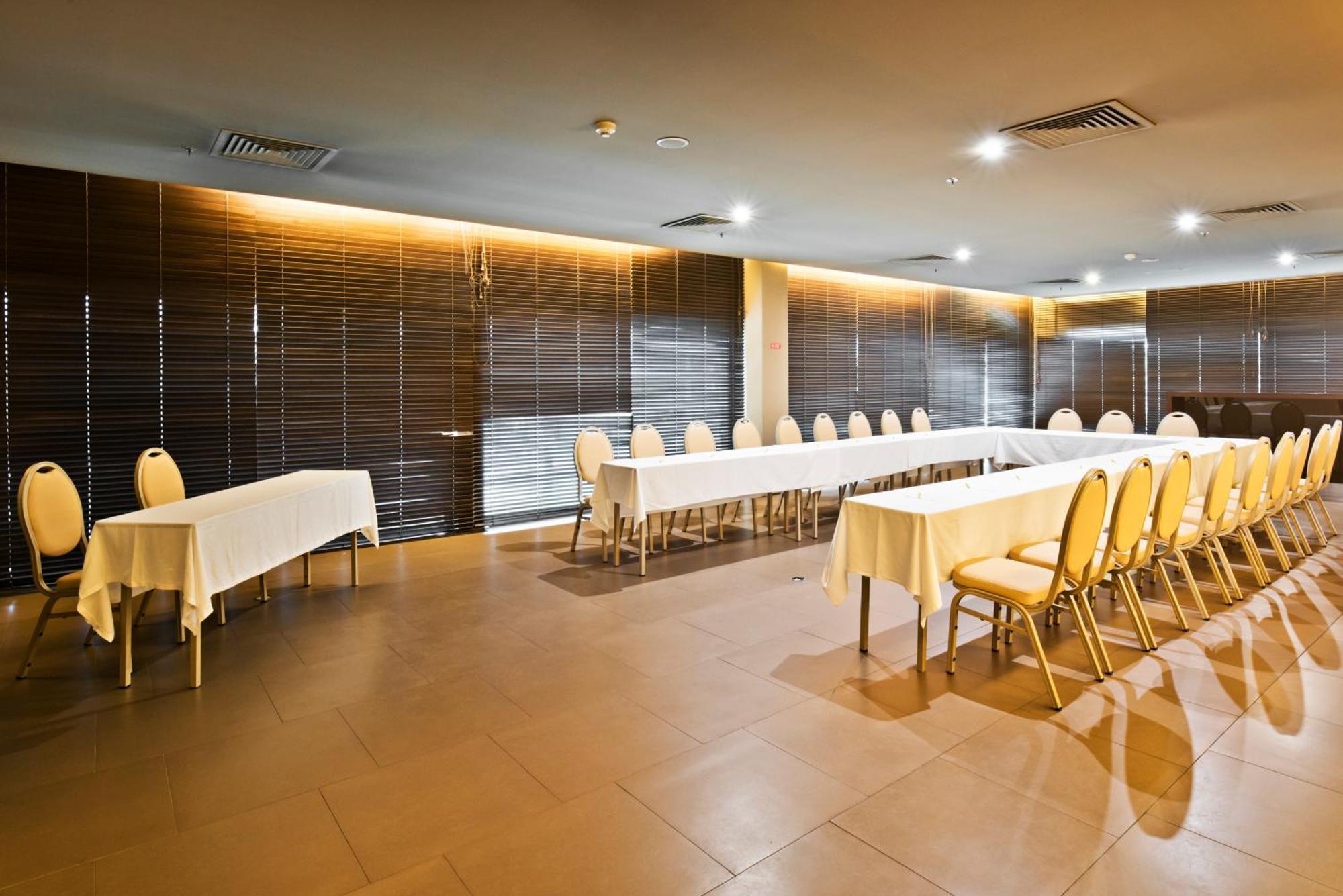 Golden Tulip Sao Joao Da Madeira Hotel Екстер'єр фото